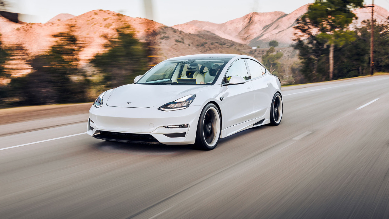 Tesla’dan gizli operasyon: Eski sözleşmelerdeki o kelimeyi tek tek değiştirdiler