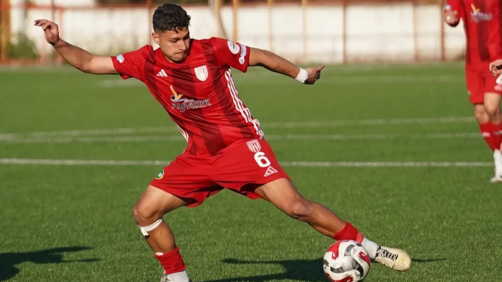 TFF 3. Lig’den Süper Lig’e transfer! Genç yıldız adayı Kasımpaşa’ya imza attı