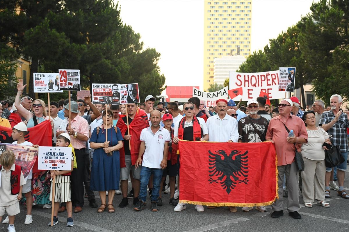 Tiran’da 29 gündür Trump’a yakın turizm projesi protesto ediliyor
