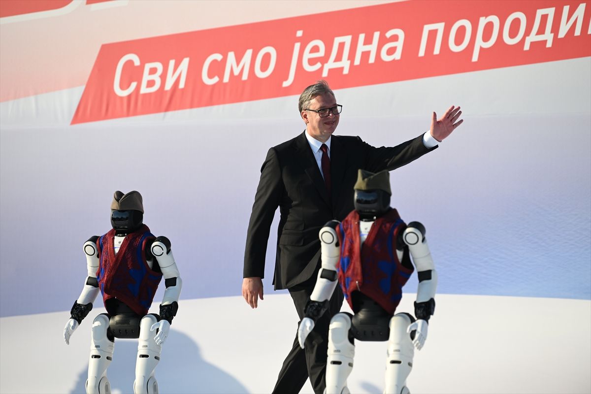 Vucic, İstifa Edeceğini Açıkladı